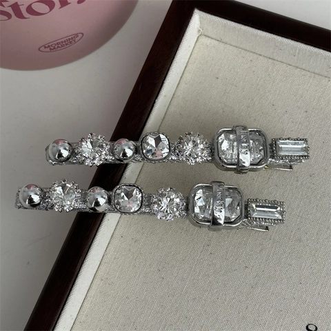 Lussuoso Fermaglio per Capelli in Strass Argento per Donna Cristallo Luccicante Lettera Lucky Elegante Gioielli per Capelli