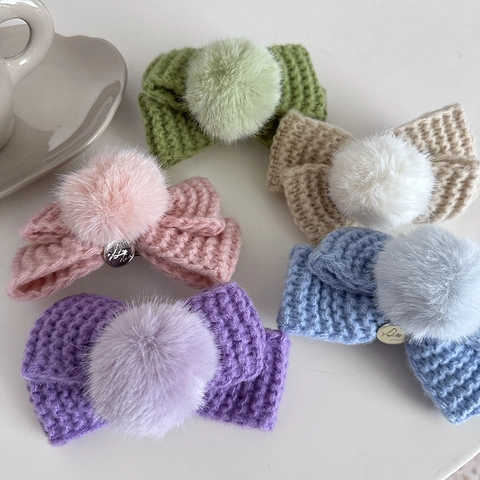 Sweet Knit Bow Hair Clip With Plush Fur Ball Hand-Knitted Woolen Yarn Spring Clip Elegant Hair Accessories For Women