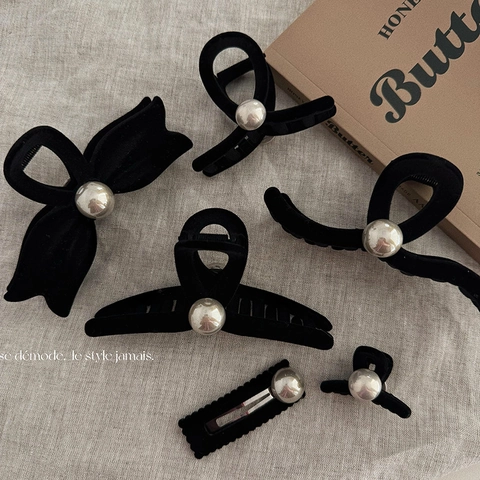 French Vintage Black Velvet Hair Claw Large Flocking Hairpin With Artificial Pearl Silver Bead Elegant Headwear For Women Jewelry