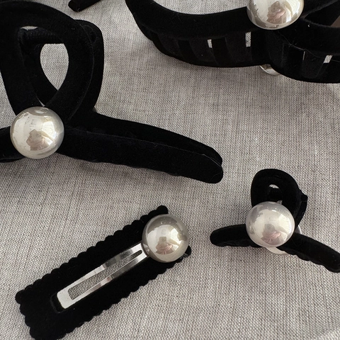 French Vintage Black Velvet Hair Claw Large Flocking Hairpin With Artificial Pearl Silver Bead Elegant Headwear For Women Jewelry