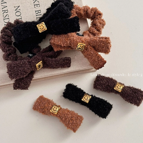 Herbst Winter Plüsch Stoff Haarclip Schleife Haargummi Set Mit Goldenem Metall Smiley Gesicht Haarschmuck Für Damen