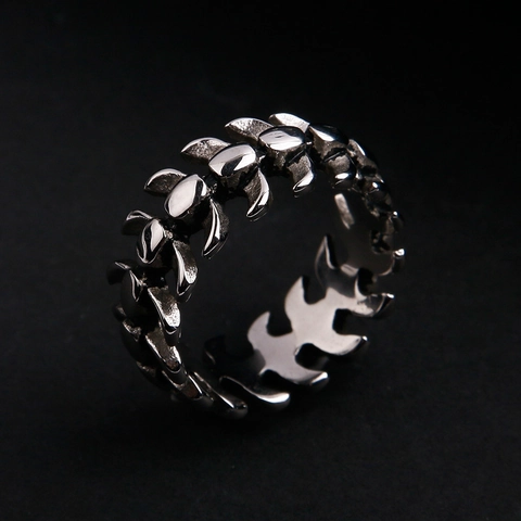 Vintage Punk Titanium Steel Fishbone Spine Ring For Men Retro Gothic Bone Design Polished Stainless Steel Finger Ring Jewelry
