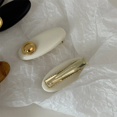 Fermaglio Per Capelli Ovale In Acrilico Retrò Francese Per Donna Clip A Becco D'Anatra In Resina Minimalista Con Bottone In Metallo Oro