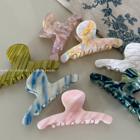 Large Acetate Hair Claw Clip For Women Vintage Marble Pattern Elegant Hair Accessories Shark Clip For Thick Hair Daily Styling