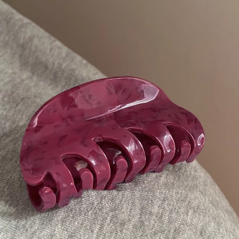 French Vintage Acetate Hair Claw For Women Cherry Red Marble Texture Large Shark Clip Elegant Minimalist Hair Accessories