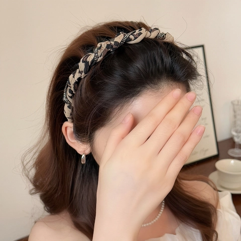 Cerchietto Avvolto in Tessuto Leopardato da Donna Con Strass e Borchie Accessorio per Capelli alla Moda Elegante