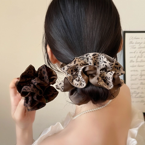Leopard Print Fabric Large Scrunchies Pleated Elastic Hair Ties Vintage Coffee Brown Hair Accessories For Women Daily Styling