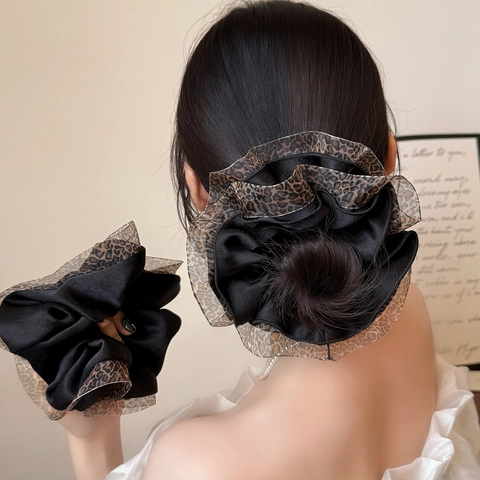 Grand Chouchou en Satin et Maille Imprimé Léopard Rétro Élégant Plissé Élastique à Cheveux Accessoires de Mode Femmes
