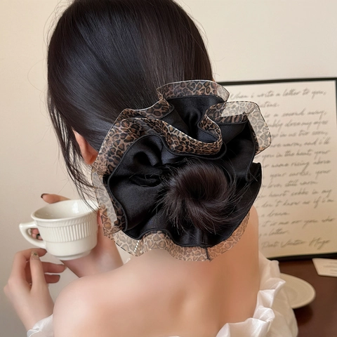 Grand Chouchou en Satin et Maille Imprimé Léopard Rétro Élégant Plissé Élastique à Cheveux Accessoires de Mode Femmes