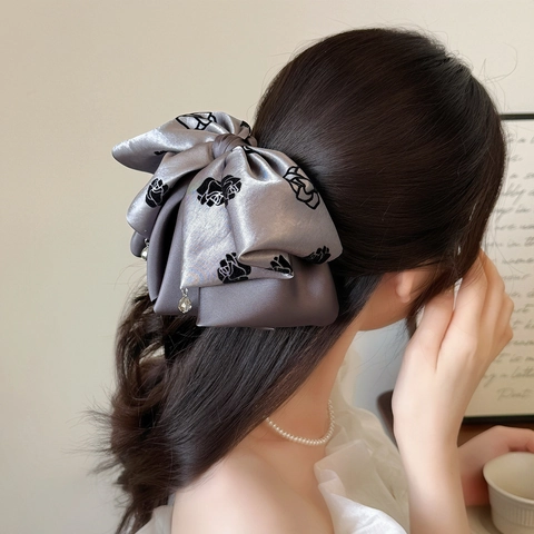 Elegant New Chinese Style Large Bow Hair Claw Clip With Rose Pattern And Rhinestone Tassel Pendants Satin Fabric Hairpin Women