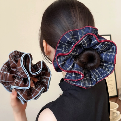 Large Plaid Fabric Scrunchies British Style Check Pattern Hair Tie Ruffled Oversized Hair Rope For Women Fashion Hair Accessories