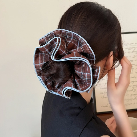 Large Plaid Fabric Scrunchies British Style Check Pattern Hair Tie Ruffled Oversized Hair Rope For Women Fashion Hair Accessories