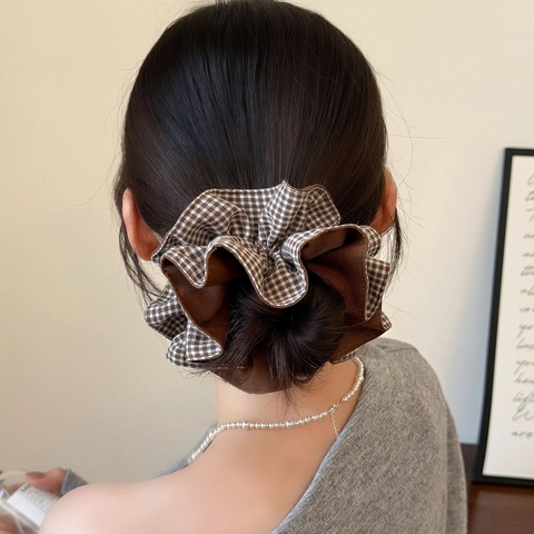 Coletero Grande de Tela Plisada a Cuadros Vintage Estilo Coreano Borde de Volantes Patchwork Accesorios para el Cabello