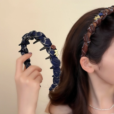 Cerchietto Vintage Avvolto in Tessuto Scozzese Con Denti Antiscivolo Retro a Quadri Bottone Ciondolo Animale Capelli Donna