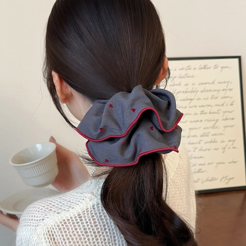 Vintage Korean Style Navy Blue Fabric Heart Scrunchie Large Elastic Hair Tie With Red Contrast Edge For Women Hair Decor