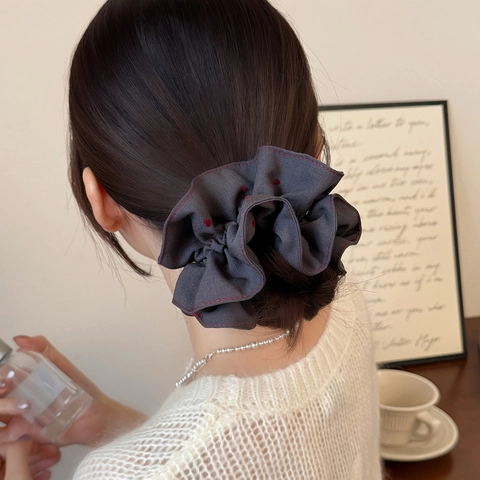 Damen Elegant Koreanischer Stil Große Stoff Haargummis Herzmuster Rüschen Haarbänder Rote Kontrastnähte Haarschmuck
