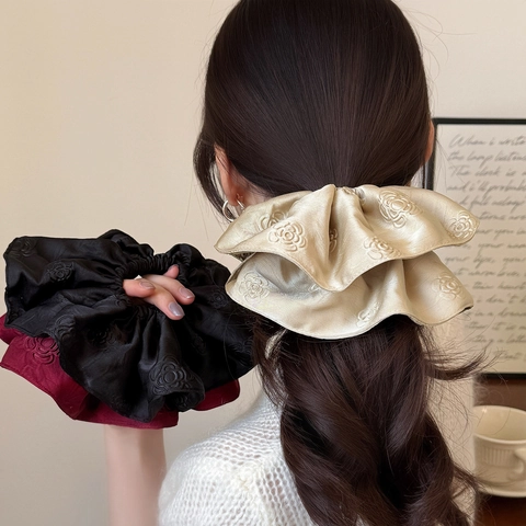 Chouchou en Satin Jacquard Rose Vintage Grands Élastiques à Cheveux Pour Femmes Style Coréen Floral Élégants Accessoires de Coiffure
