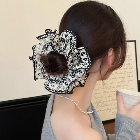 French Style Knitted Black And White Scrunchie Elegant Contrast Color Hair Ring Large Intestine Hair Tie For Women Fashion