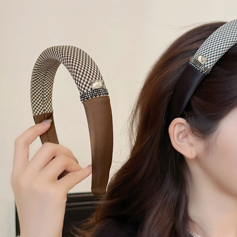 Retro Houndstooth Fabric Padded Headband With Square Rhinestone Elegant Checkered Hair Band For Women Hair Accessories