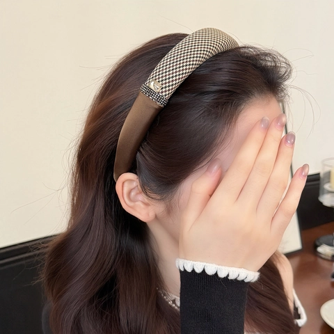 Retro Houndstooth Fabric Padded Headband With Square Rhinestone Elegant Checkered Hair Band For Women Hair Accessories
