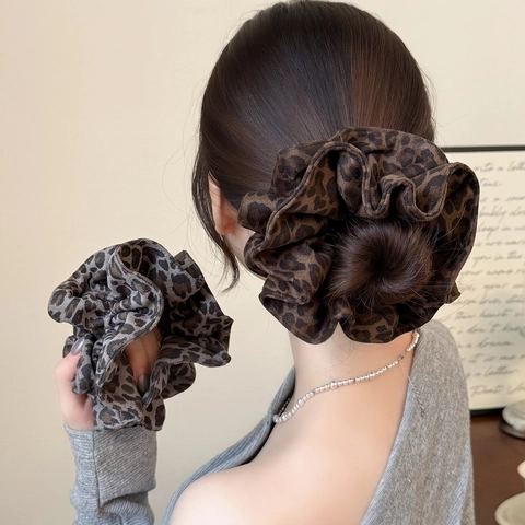Scrunchie Oversize con Stampa Leopardata Retro Elastico in Tessuto Pieghettato Grande Fermacoda di Moda per Donna Accessori