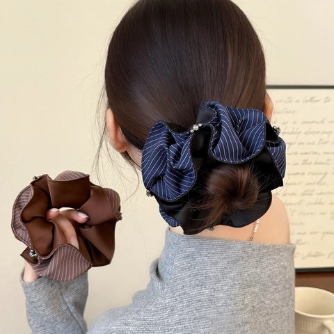 Lichte Luxe Gestreepte Scrunchie Dubbellaags Strass Geplooid Haarelastiek Elegant Polyester Satijn Haaraccessoires Voor Dames