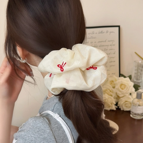 Elastico per Capelli Donna Coreano Bianco Sporco Ricamato con Fiocco Rosso Grande in Tessuto Chiffon Elegante per Coda