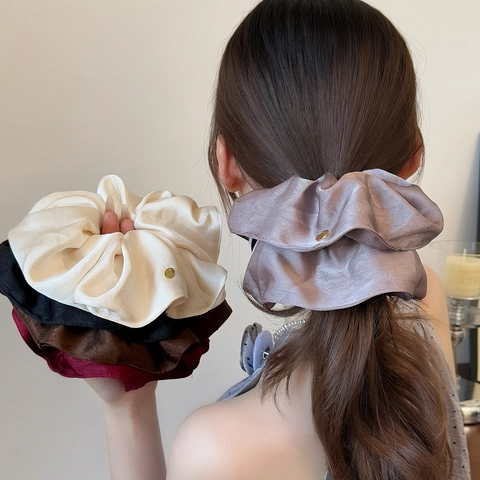 French Style Elegant Satin Fabric Scrunchie For Women Large Pleated Hair Tie With Metal Tag High Elasticity Hair Accessories