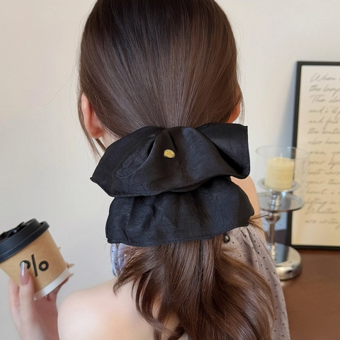 French Style Elegant Satin Fabric Scrunchie For Women Large Pleated Hair Tie With Metal Tag High Elasticity Hair Accessories