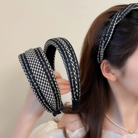 Cerchietto Vintage Bianco Nero a Scacchiera per Donna Stile Coreano Imbottito in Tessuto Fascia per Capelli con Lettere Accessori Retro
