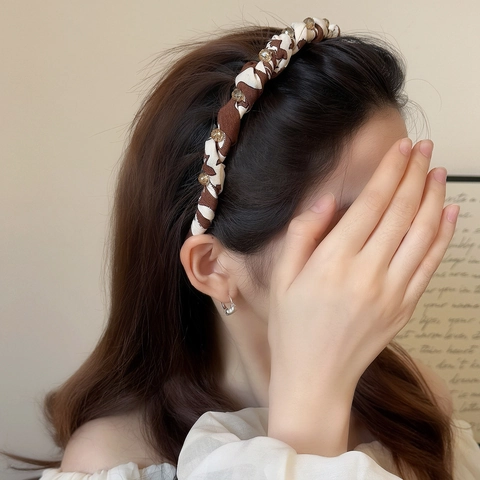 Handmade Fabric Wrapped Headband With Teeth Rhinestone Contrast Color Non-slip Hair Hoop Fashion Hair Accessories For Women