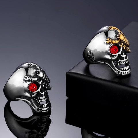 Gothic Stainless Steel Skeleton Ring Men Punk Scorpion Relief Red Eye Rhinestone Inlaid Gold Silver Biker Finger Ring Jewelry