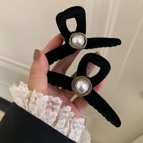 Pinza per Capelli in Velluto Nero Vintage Francese Con Grande Perla Artificial Bordo Oro Elegante Clip a Squalo per Donna Accessori Acconciatura