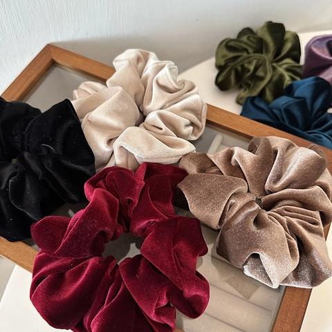 Oversized Velvet Scrunchies For Women Fabric Large Elastic Hair Bands Soft Velour Hair Ties Solid Color Korean Style Ponytail Holder Hair Accessories