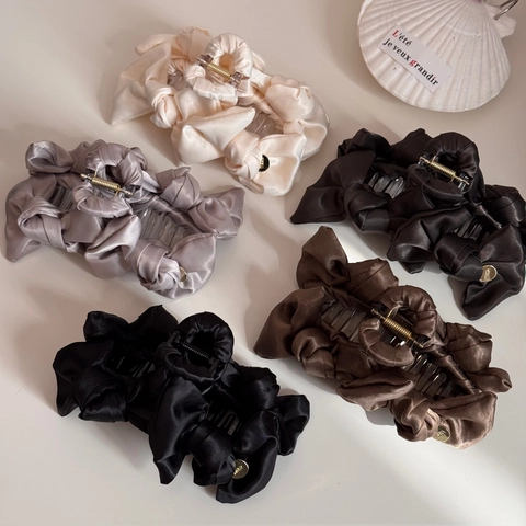 Pince à Cheveux Élégante avec Nœud en Satin pour Femmes Pince Plissée Française Grande Épingle à Cheveux Raffinée Mode Quotidienne Accessoire Coiffure