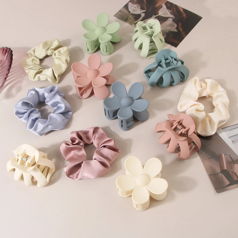 Pinze per Capelli in Plastica Opaca e Elastici in Tessuto di Raso da Donna Colori Morandi Stile Fiore Polpo Accessori per Capelli