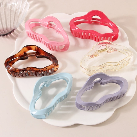 Korean Style Large Wave Hollow Hair Claw Clip Plastic Nonslip Shark Hairclip For Thick Hair Women Hair Accessories