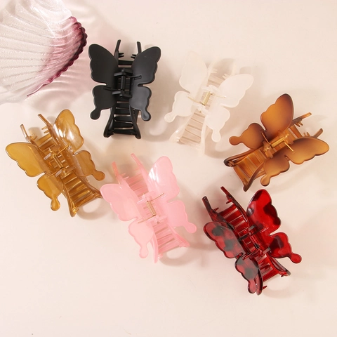 Vintage Butterfly Hair Claw Clip Elegant Plastic Resin Large Shark Hairpin Accessory For Women Daily Hair Styling Decor