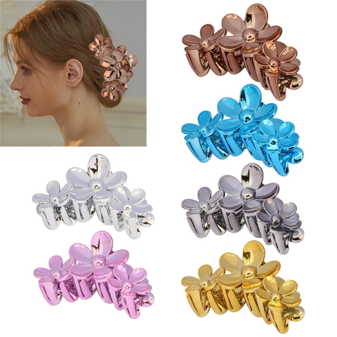 Elegant Electroplated Flower Hair Claw Clip For Women Western Style 3-Flower Design Metal Texture Large Plastic Hair Crab