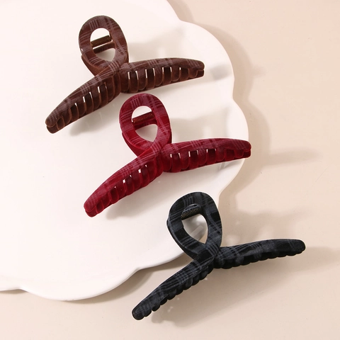 Korean Style Large Velvet Plaid Hair Claw Clip For Women Handmade Flocking Shark Clip Non-Slip Fashion Hair Accessories