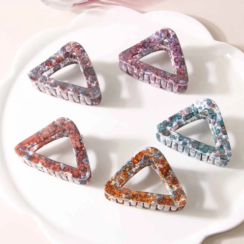 Pince à Cheveux Triangle Géométrique pour Femmes Élégante Texture Marbre Accessoire de Cheveux PC Durable Antidérapante pour Quotidien