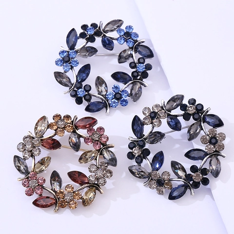 Vintage Alloy Rhinestone Flower Wreath Brooch Pin Elegant Crystal Olive Branch Corsage Jewelry For Women Wedding Banquet