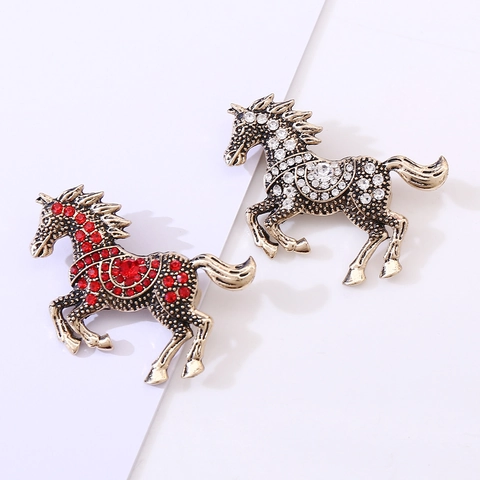 Vintage Legierung Laufendes Pferd Brosche Für Damen Antikgold Strass Tier Anstecknadel Schmuck Für Mantel Anzug Kleid Dekoration