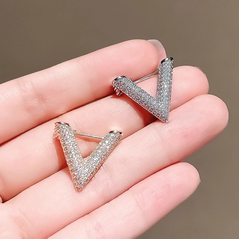Minimalist V Shape Alloy Rhinestone Brooch Pin For Women Suit Coat Shirt Fixed Anti Exposure Korean Style Jewelry Accessory