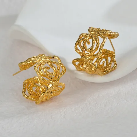 Onregelmatige Opengewerkte Roos Bloem Roestvrij Stalen Oorknopjes Voor Dames 18K Verguld Vintage Minimalistische Sieraden