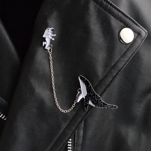 Creative Astronaut And Starry Whale Linked Chain Brooch Alloy Drip Oil Cartoon Badge Fashion Jewelry Accessory For Couples
