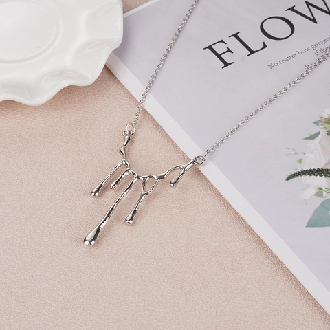 Collana con Ciondolo a Goccia d'Acqua di Lava Liquida Minimalista per Donna Punk Argento Metallico Lega Catena Maglione Geometrica