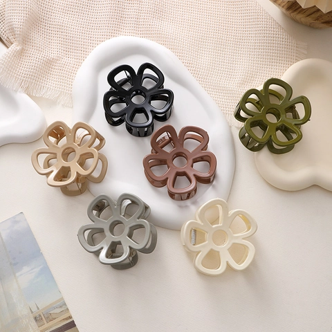 Elegante Pinza de Pelo de Flor Mate Minimalista Resina Hueca Floral Clip de Tiburón para Mujer Accesorios de Pelo Diario