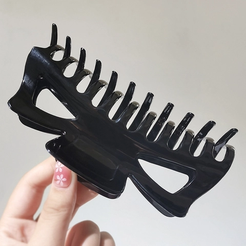 Large Matte Glossy Plastic Hair Claw Clip For Women Simple Korean Geometric Butterfly Shark Hair Clips Styling Accessory