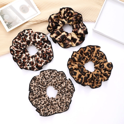 Trendy Luipaardprint Grote Scrunchie Voor Dames Satin Stof Elastische Haarband Handgemaakte Haaraccessoires Voor Dagelijks Gebruik